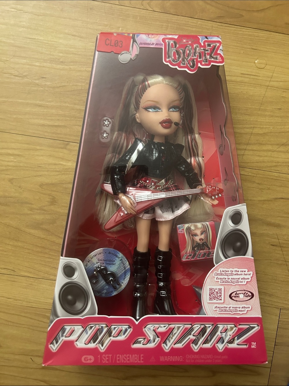 Bratz Pop Starz Cloedoll with Pink Guitar - new